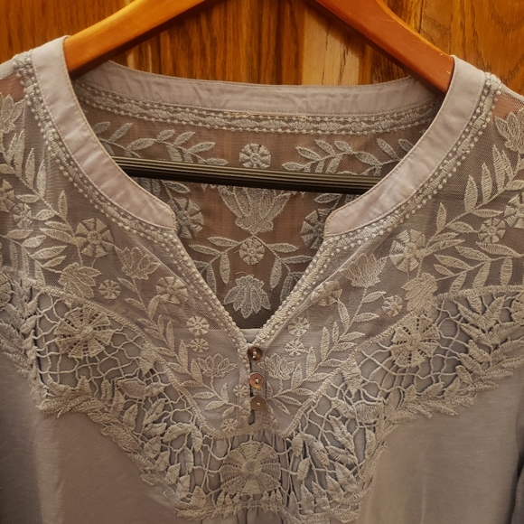 Lace Top Blouse! - Picture 3 of 6